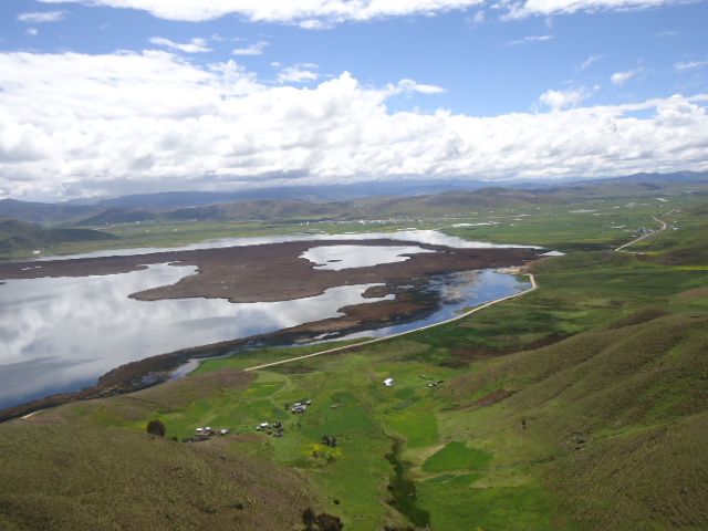 File:LAGUNA DE ORURILLO.jpg