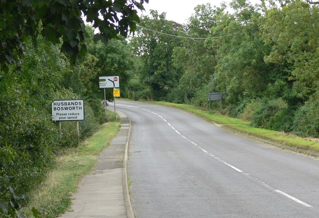 File:Leicester Road towards Husbands Bosworth - geograph.org.uk - 546825.jpg