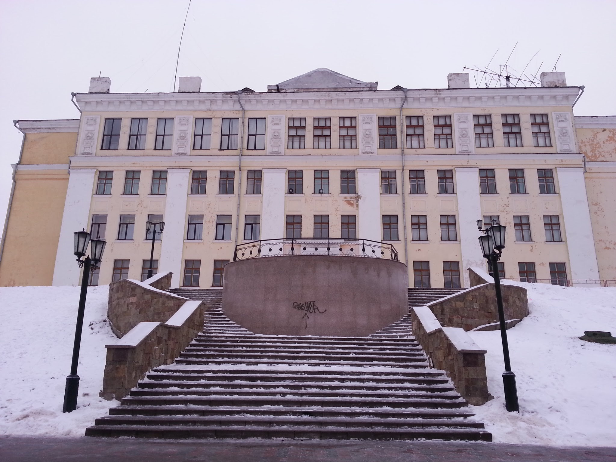 Дворец пионеров могилев. Дворец пионеров Лесной. Павлово на Оке дворец пионеров. Тамбов дворец пионеров фото.