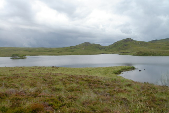 File:Loch nan Ealachan - geograph.org.uk - 506479.jpg
