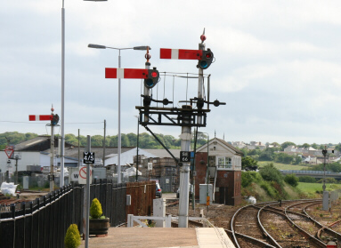 Lower quadrant stop signals at St. Erth in 2007