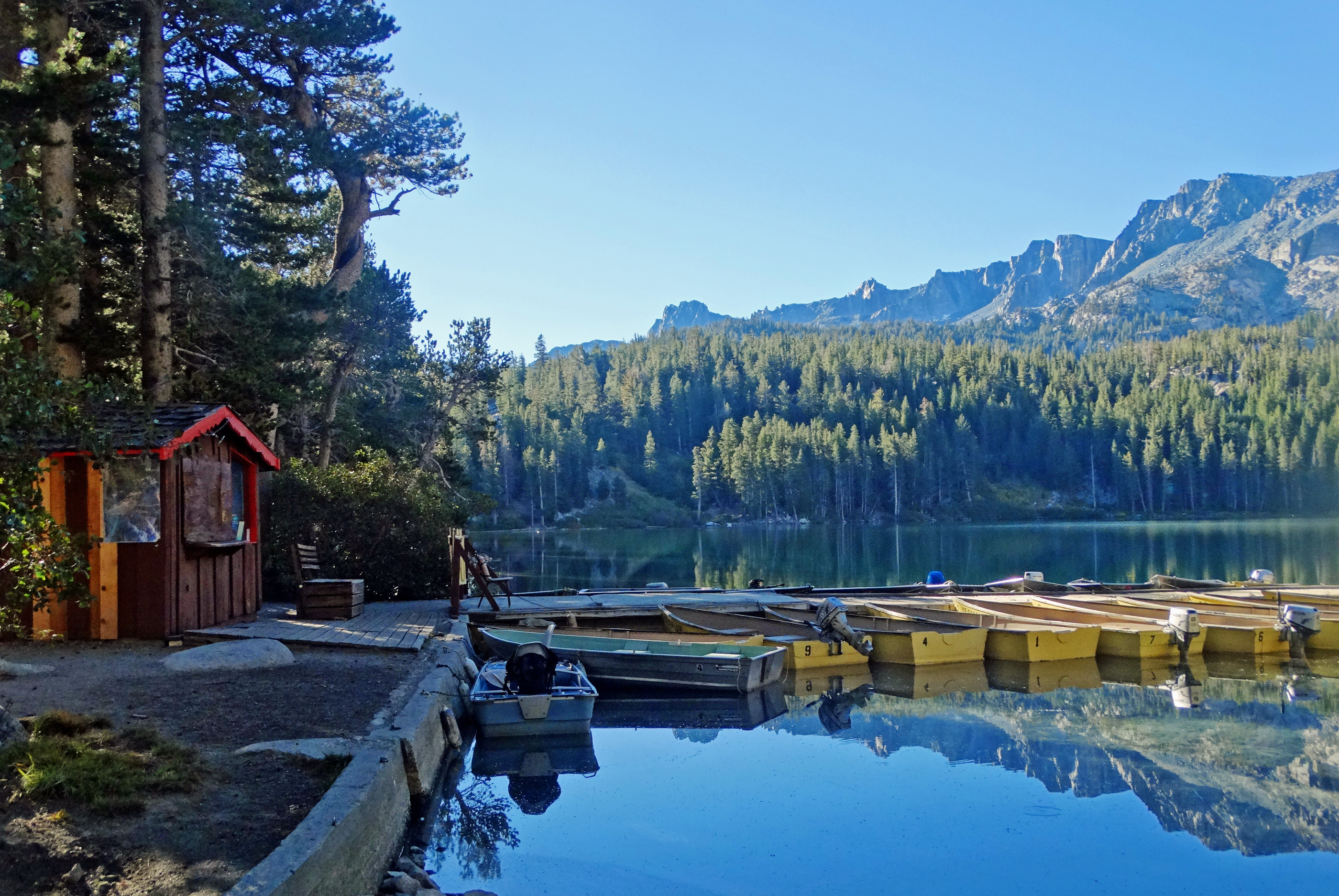 Lake 10. Лейк Джордж озеро. Лейк-Джордж штат Нью-Йорк. Озеро Джордж в горах Адирондак. Озеро Джордж штат Нью-Йорк.