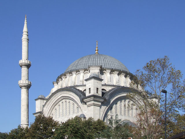 File:Nuruosmaniye Mosque.jpg