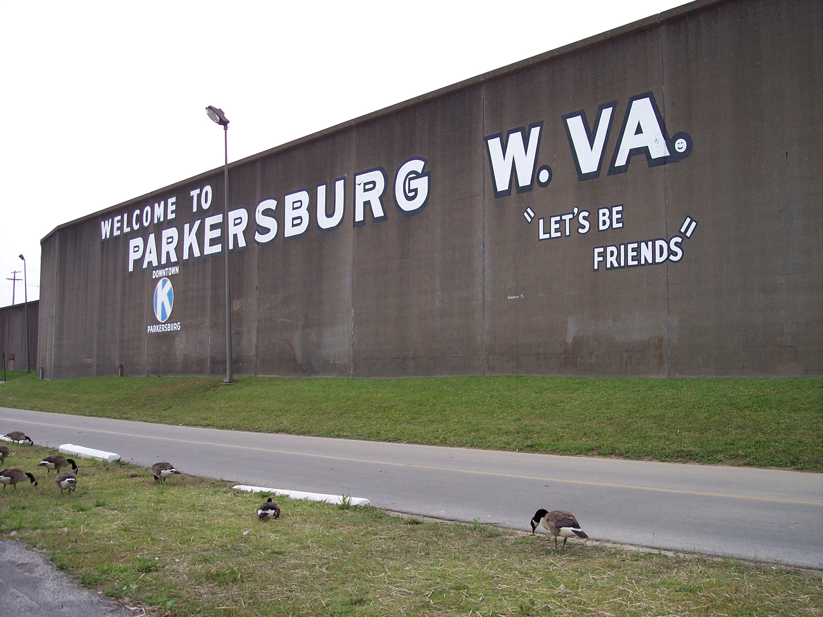 File:Parkersburg West Virginia floodwall.jpg - Wikipedia