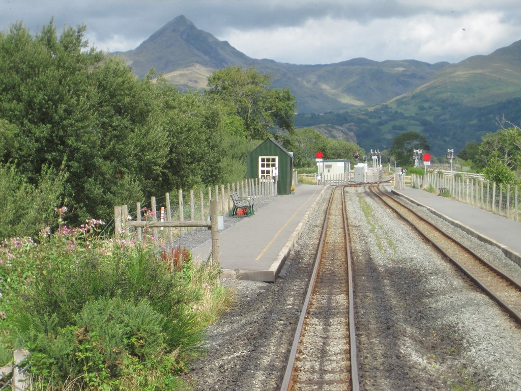 Pont Croesor railway station