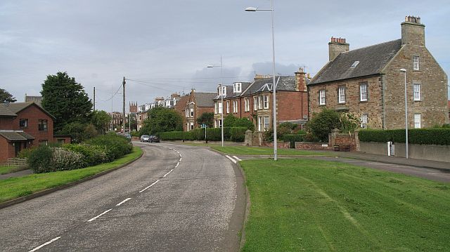 File:Queen's Road - geograph.org.uk - 937285.jpg