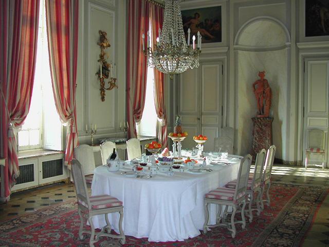 File:Salle à manger.jpg