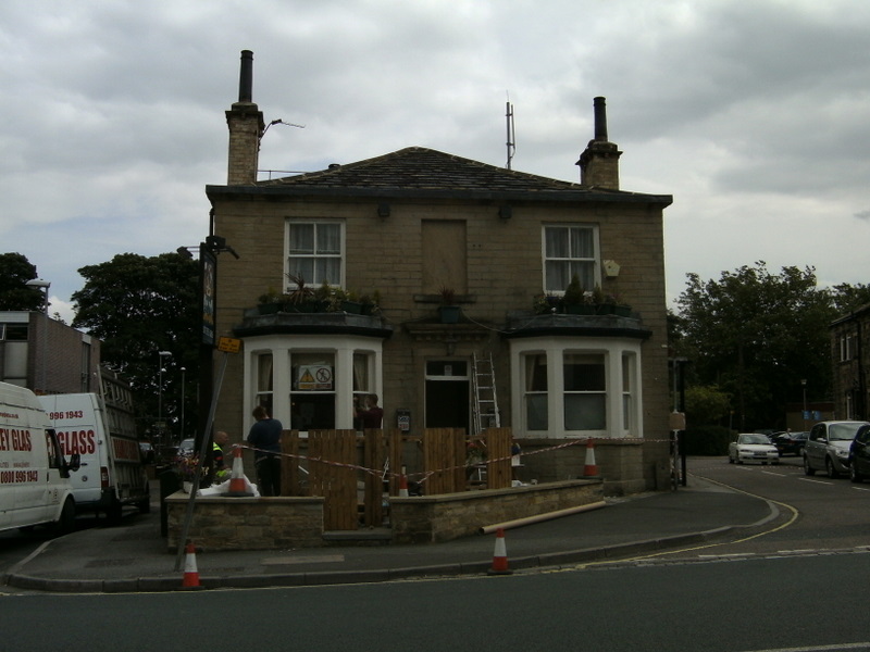 File:The Butchers Arms Pudsey (geograph 1971936).jpg