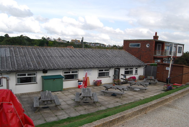 File:The New Beach Club, Pett Levels - geograph.org.uk - 1503194.jpg