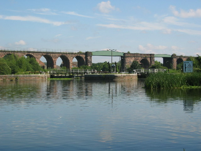 The locks, Northwich - geograph.org.uk - 21868