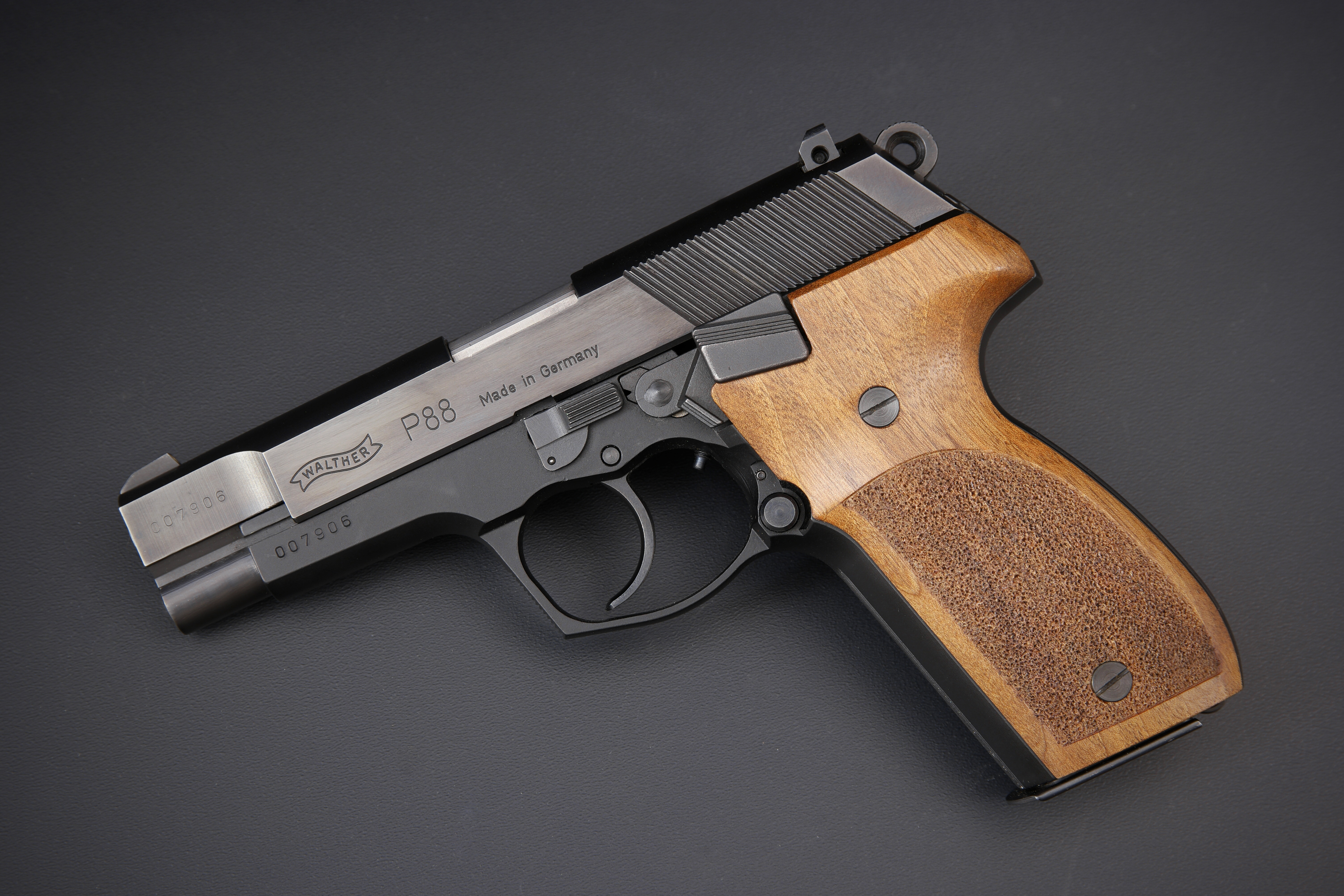 Pistolet à blanc Walther calibre 9mm modèle P88 Compact Nickelé