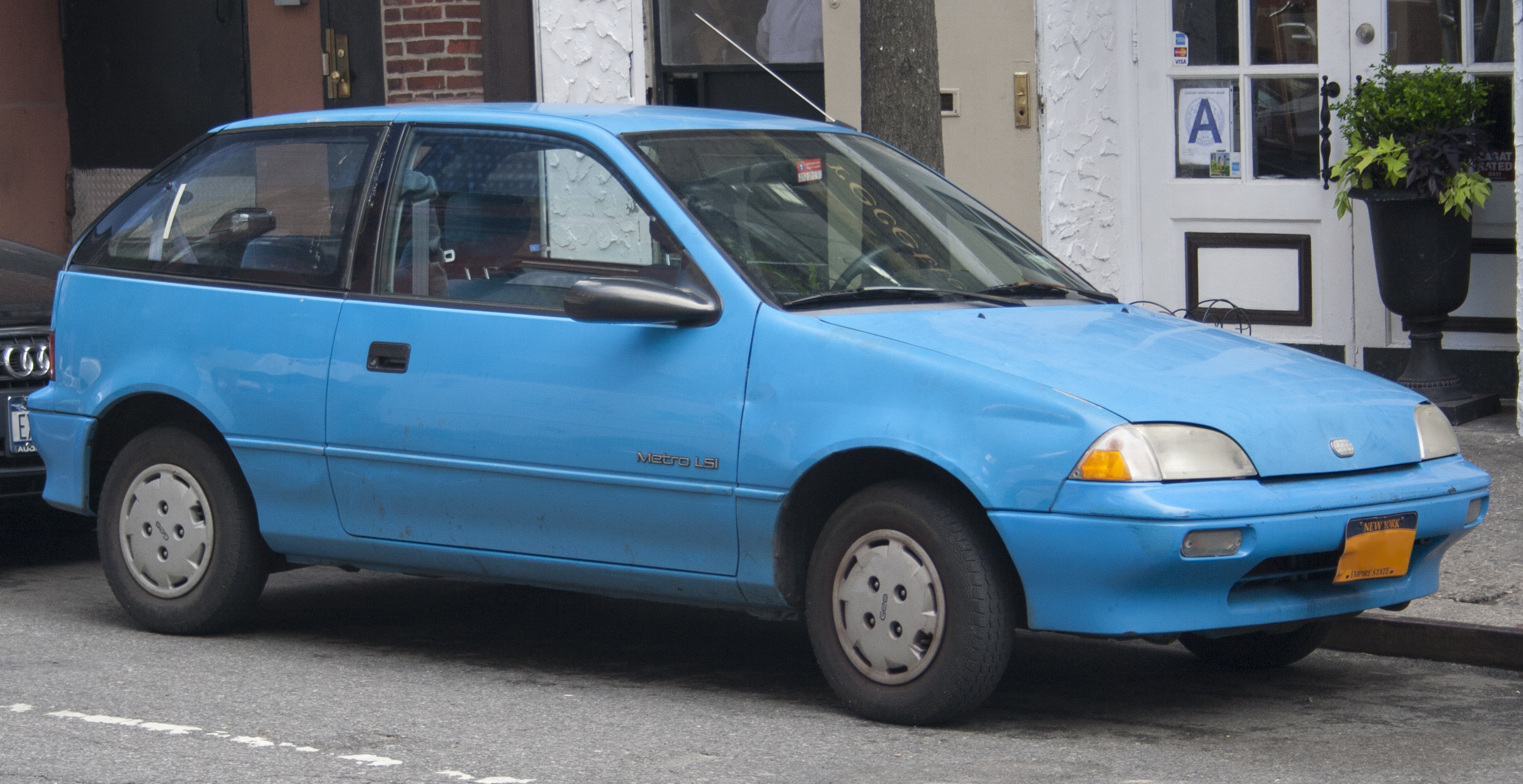 File:1991 Geo Metro LSi, very blue.jpg - Wikimedia Commons