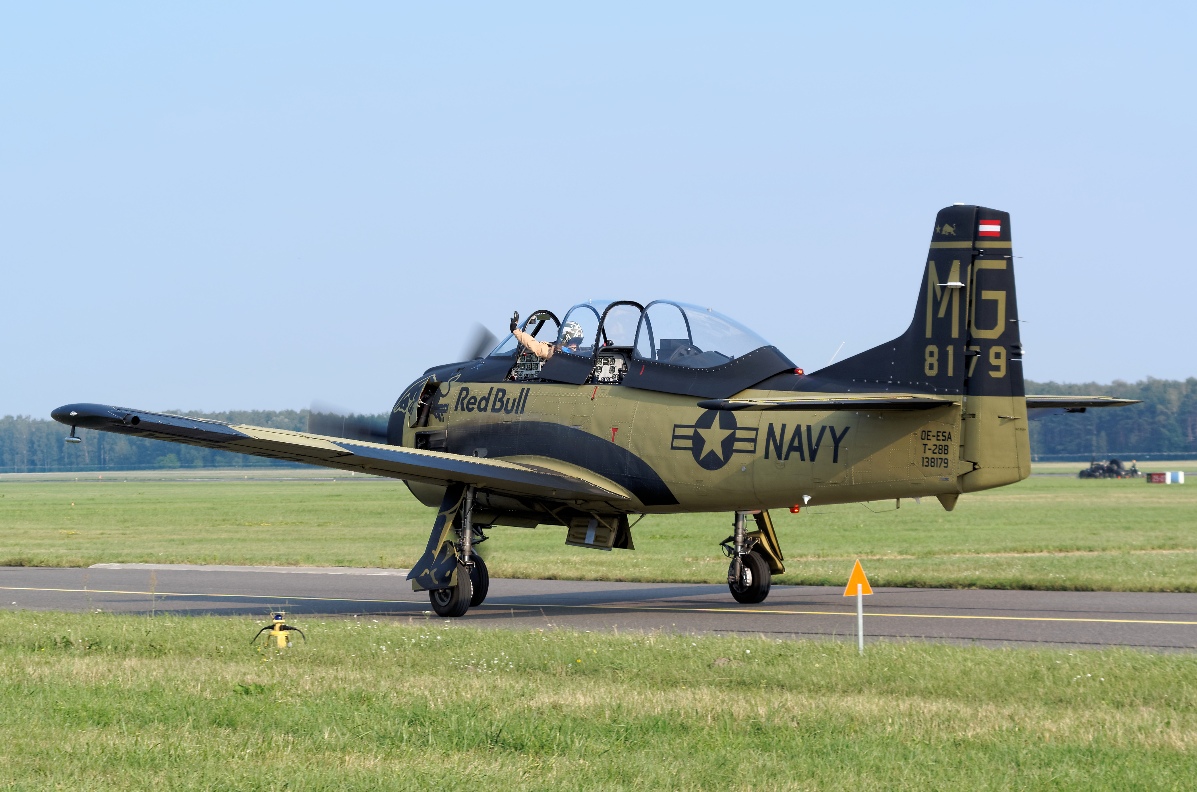 B 28. T-28 Trojan. North American t-28 ar.