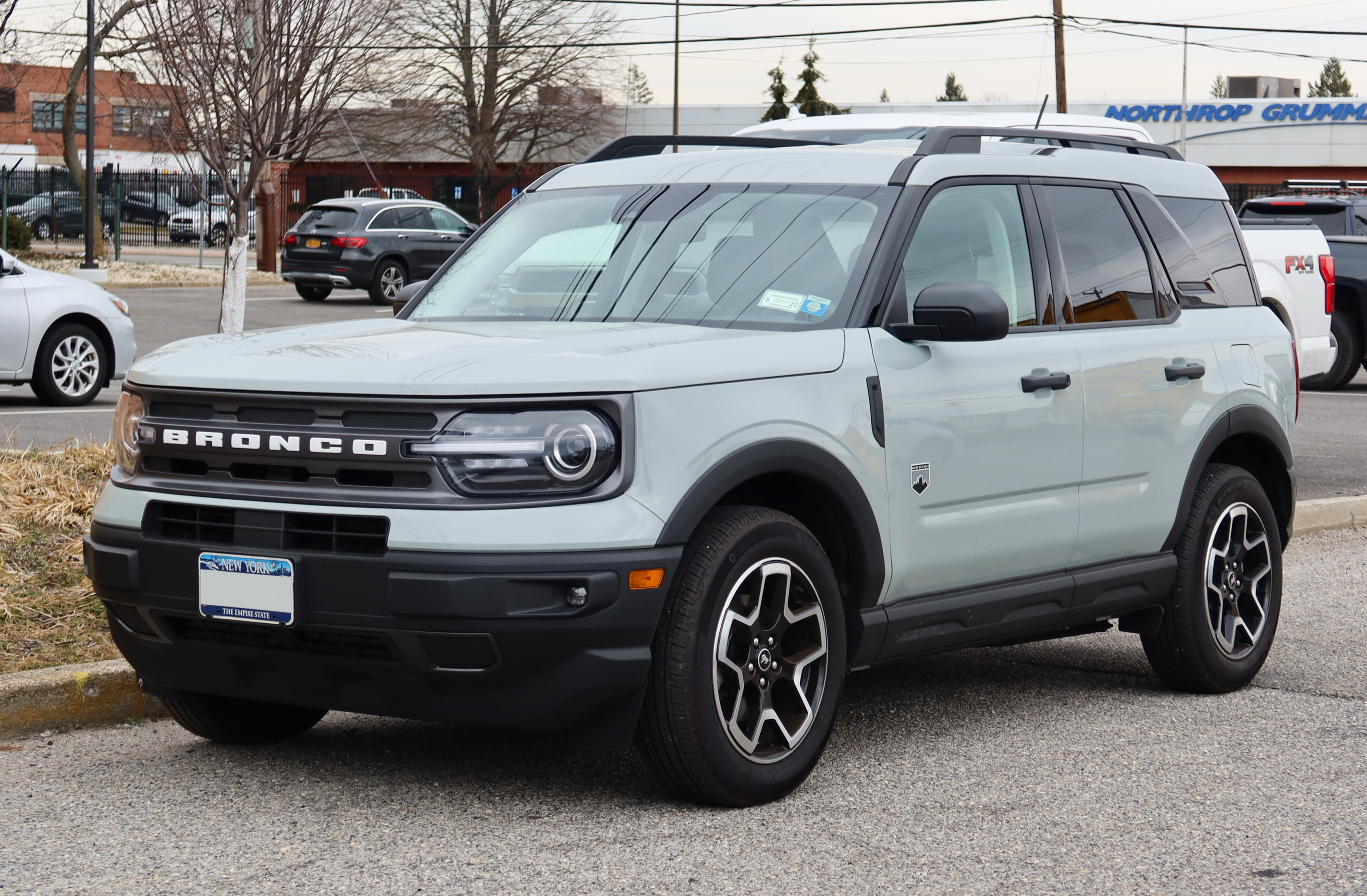 2021 Ford Bronco SUV details and pictures