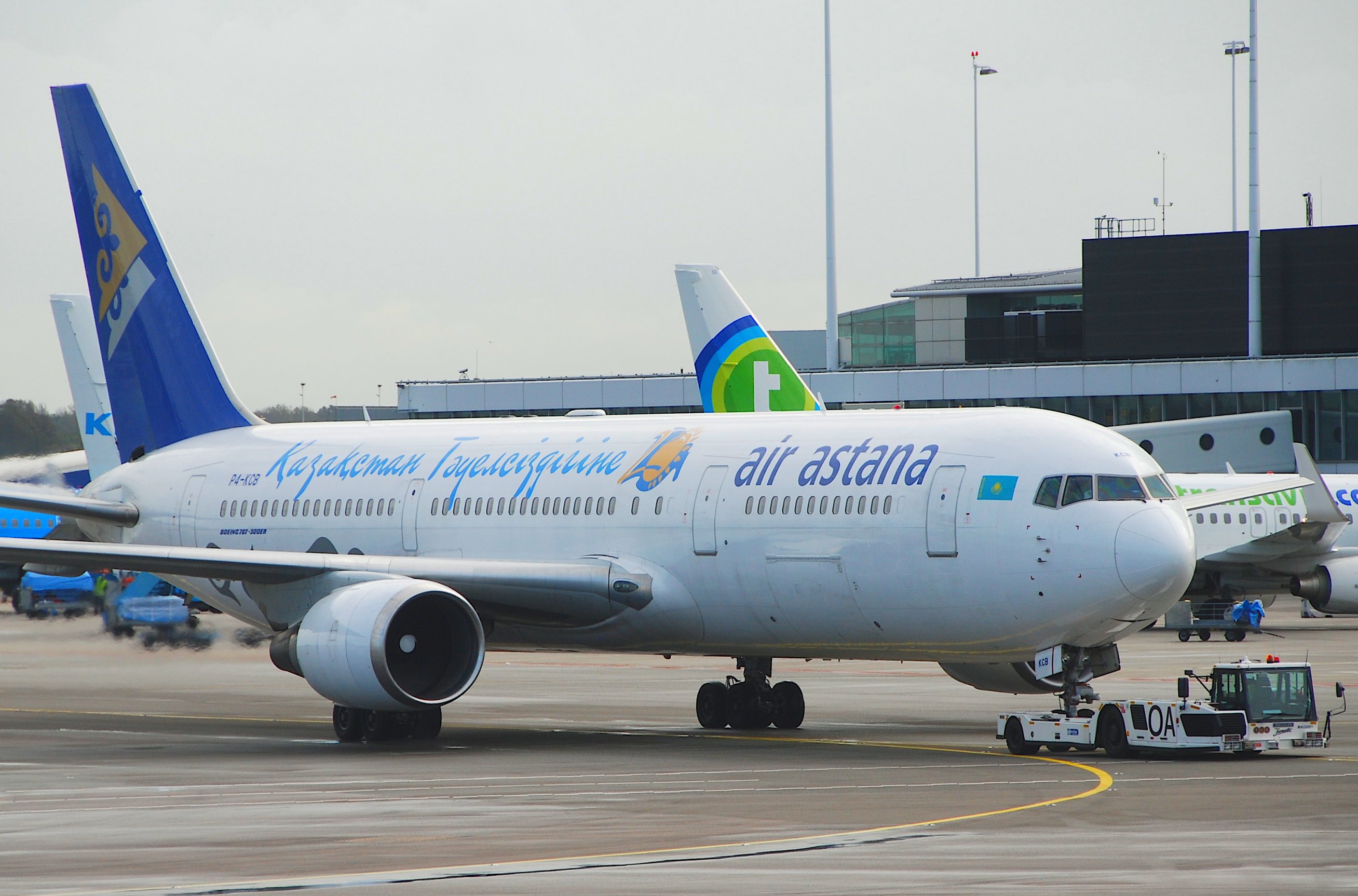 Эйр астана. Эйр Астана аэропорт. Авиакомпания Казахстана Air Astana. Авиакасса Эйр Астана.