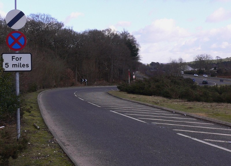 File:Approach road to the A3 - geograph.org.uk - 1702187.jpg