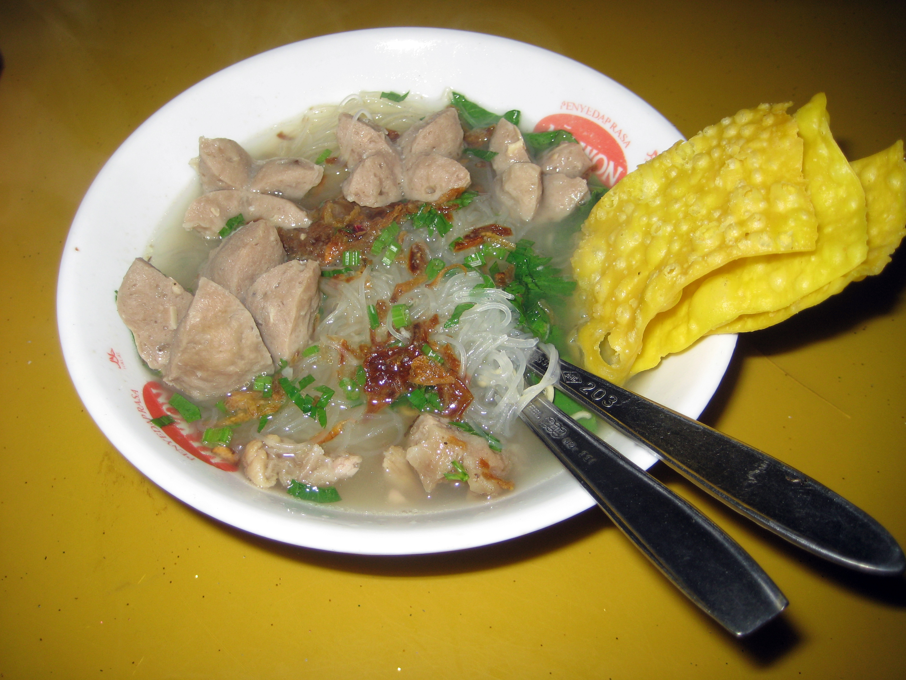 File Bakso  served with mie  jpg Wikimedia Commons