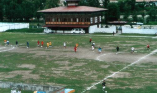 Het voetbalveld in Thimpu, Bhutan