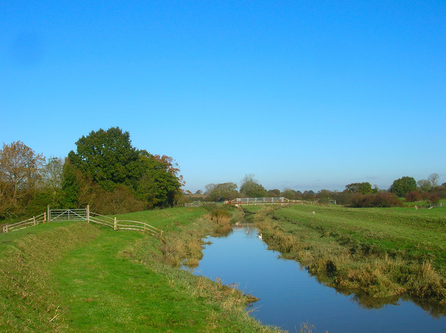 File:Bineham Bridge - geograph.org.uk - 1026237.jpg