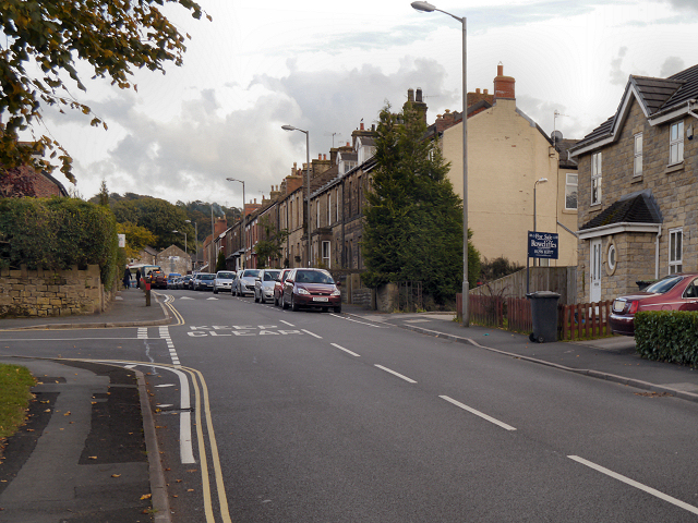 File:Chapel-en-le-Frith, Hayfield Road - geograph.org.uk - 3167809.jpg