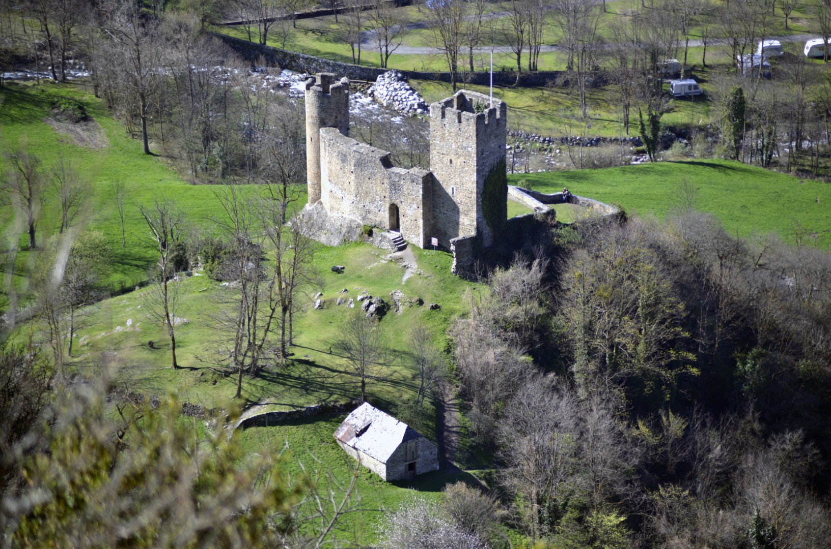 File Chateau Of Sainte Marie Looking Over Luz Saint Sauveur Jpg Wikimedia Commons