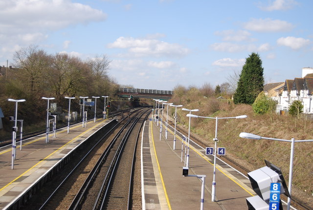 File:Chatham Mainline, Swanley - geograph.org.uk - 3447798.jpg