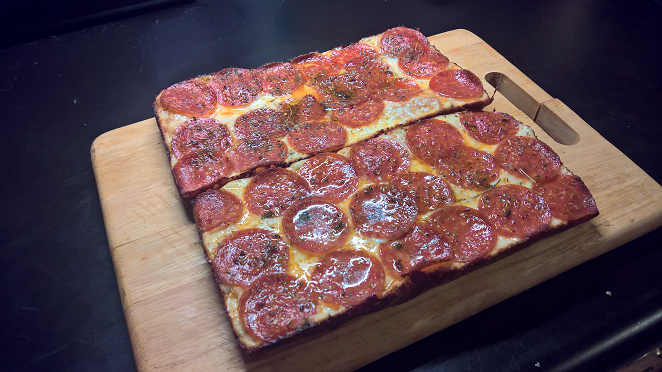 File:Detroit Style Pizza from Calphalon Bread Pans.png