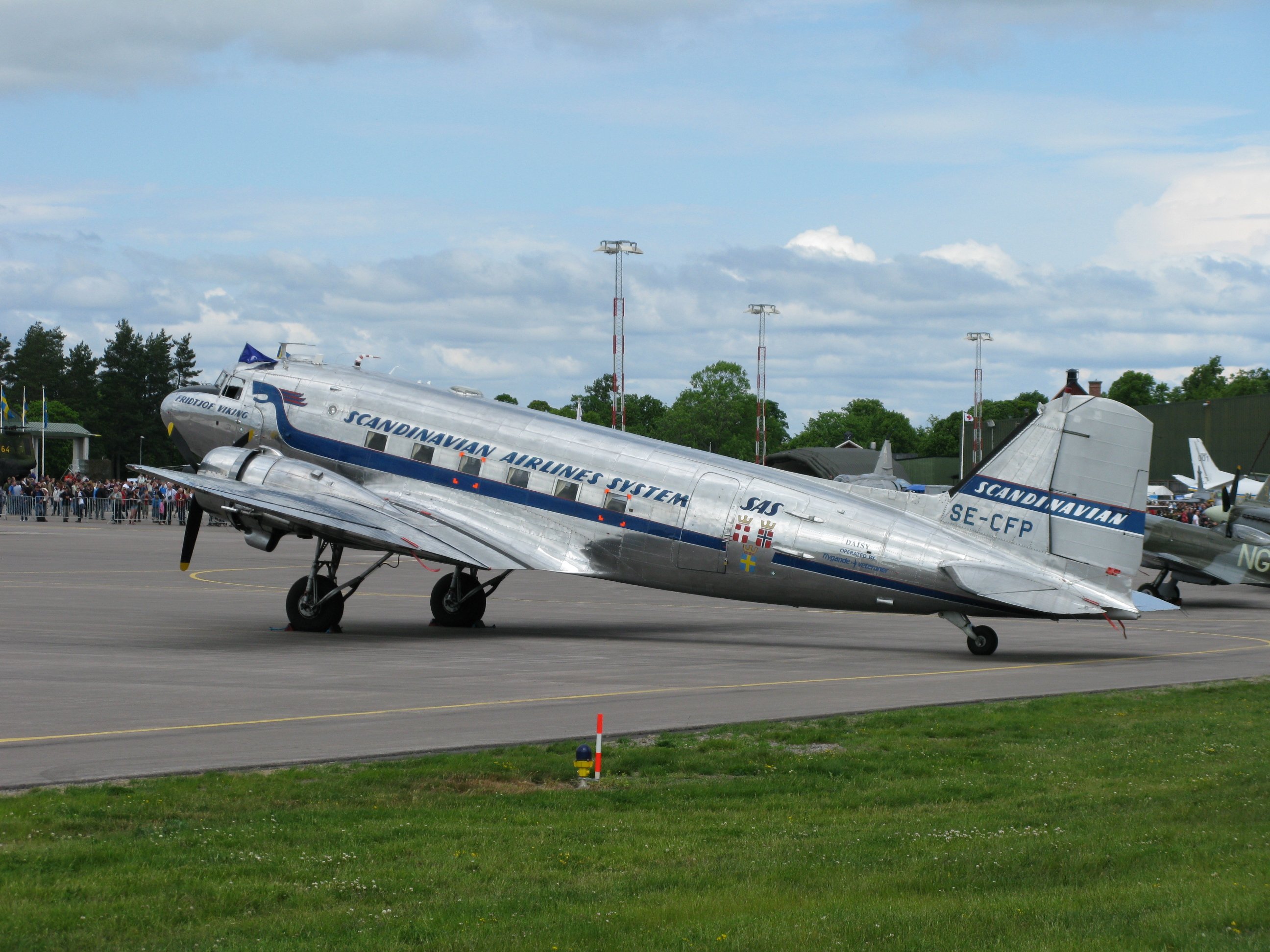 Douglas DC-3 - Wikipedia