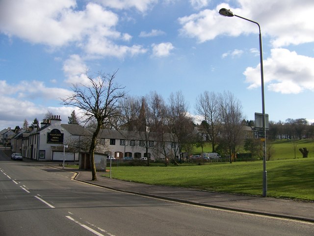 File:Eglinton Arms Hotel and village green - geograph.org.uk - 1224818.jpg