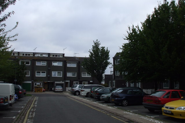 File:Franklin Square, W14 - geograph.org.uk - 1443866.jpg