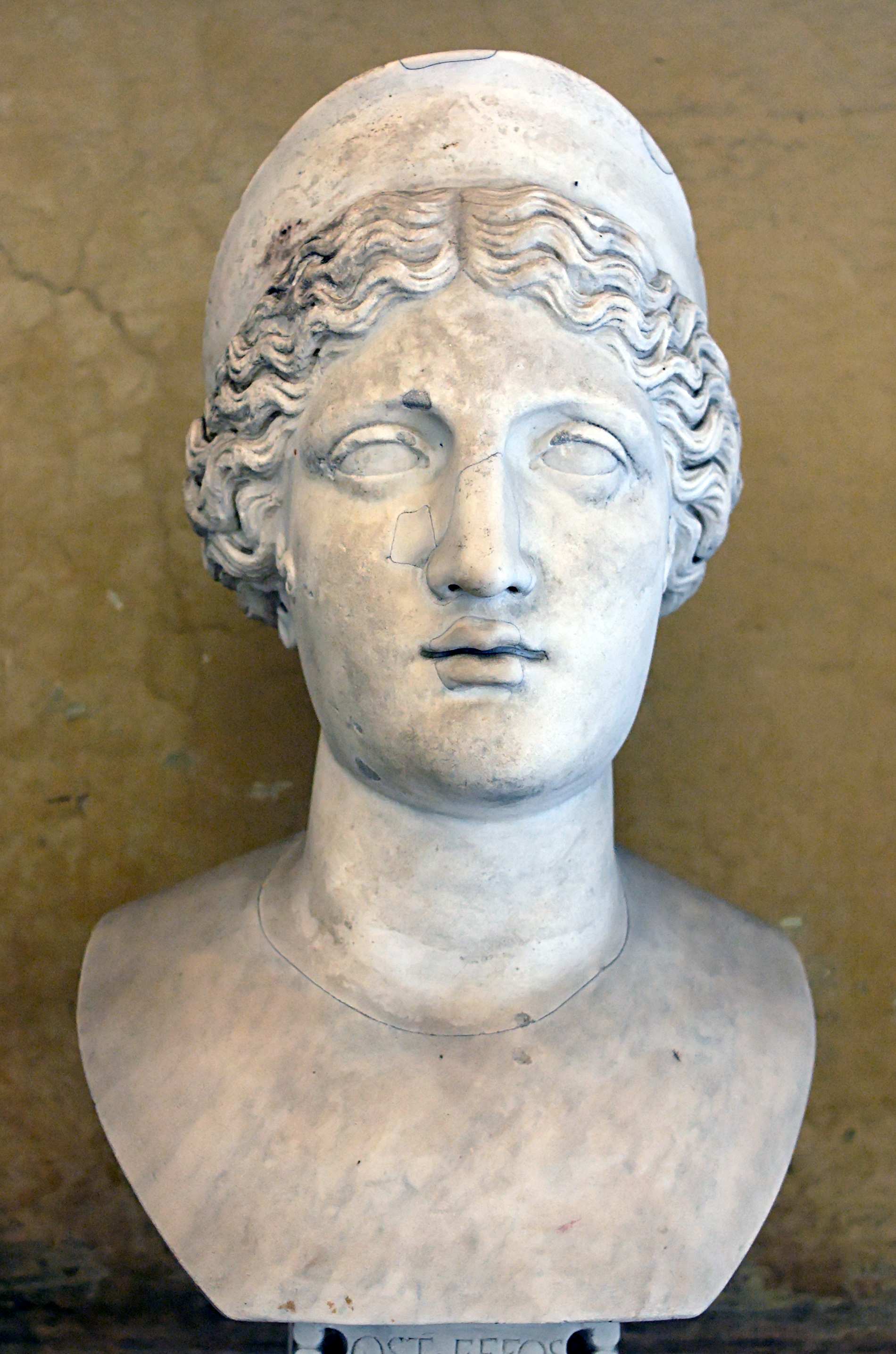 greek god hera statue