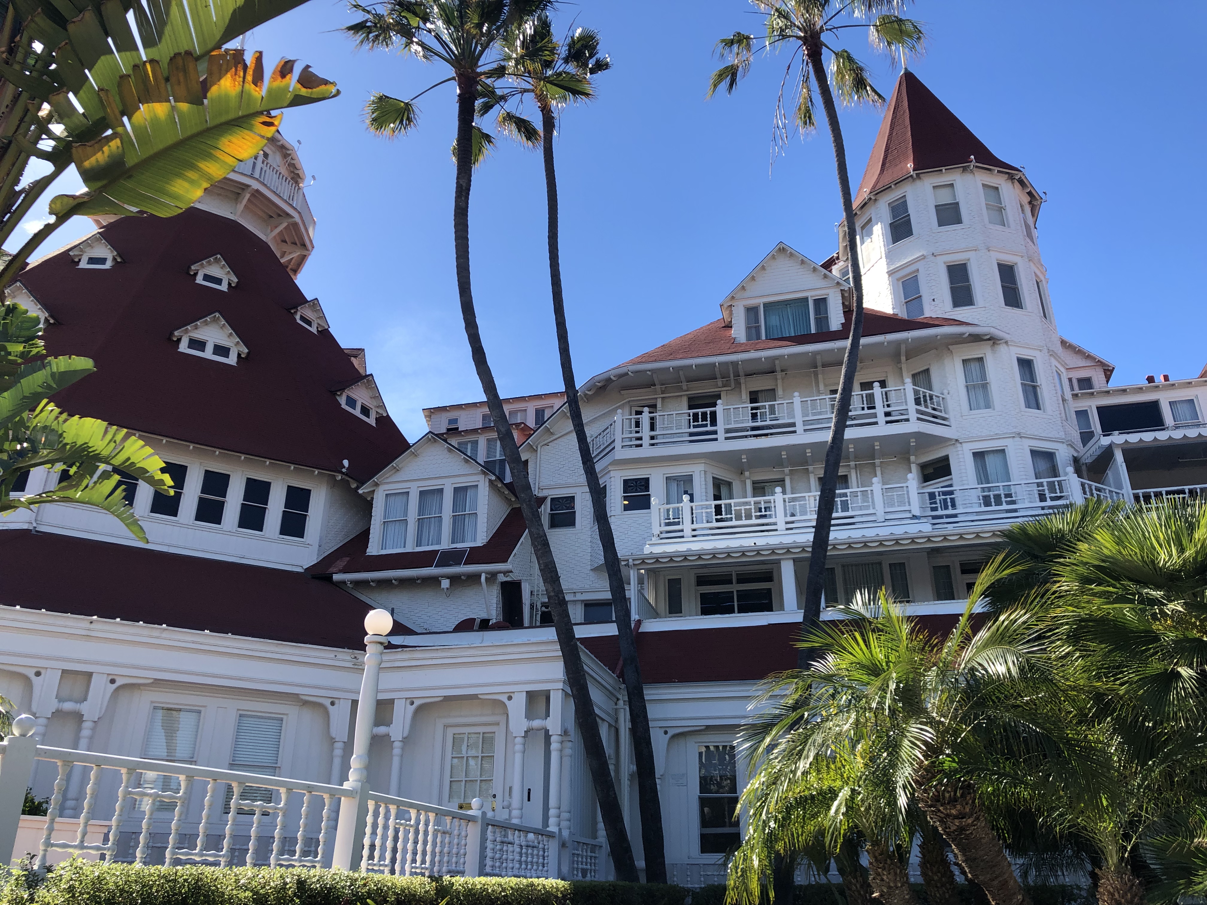 Отель дель 5. Hotel del Coronado Холл. Эльва Коронадо. Норт Коронадо Мексика. Отель дель Коронадо номера.