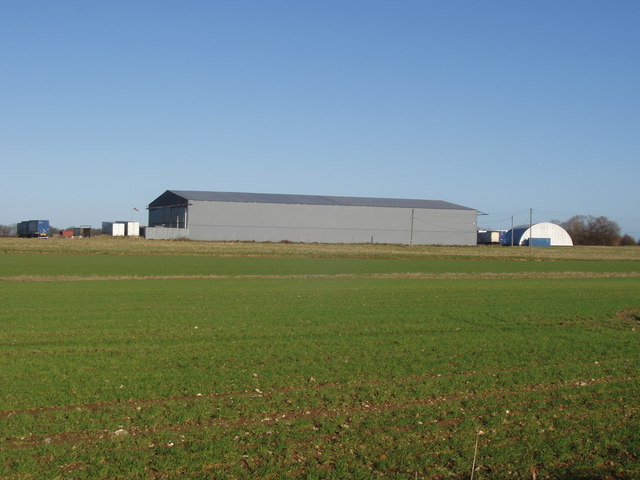 File:Old aircraft hangar - geograph.org.uk - 335025.jpg