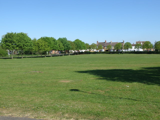 File:Park area, Eastgate - geograph.org.uk - 1275474.jpg