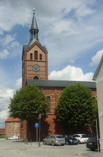 File:Peitz Stadtpfarrkirche.JPG