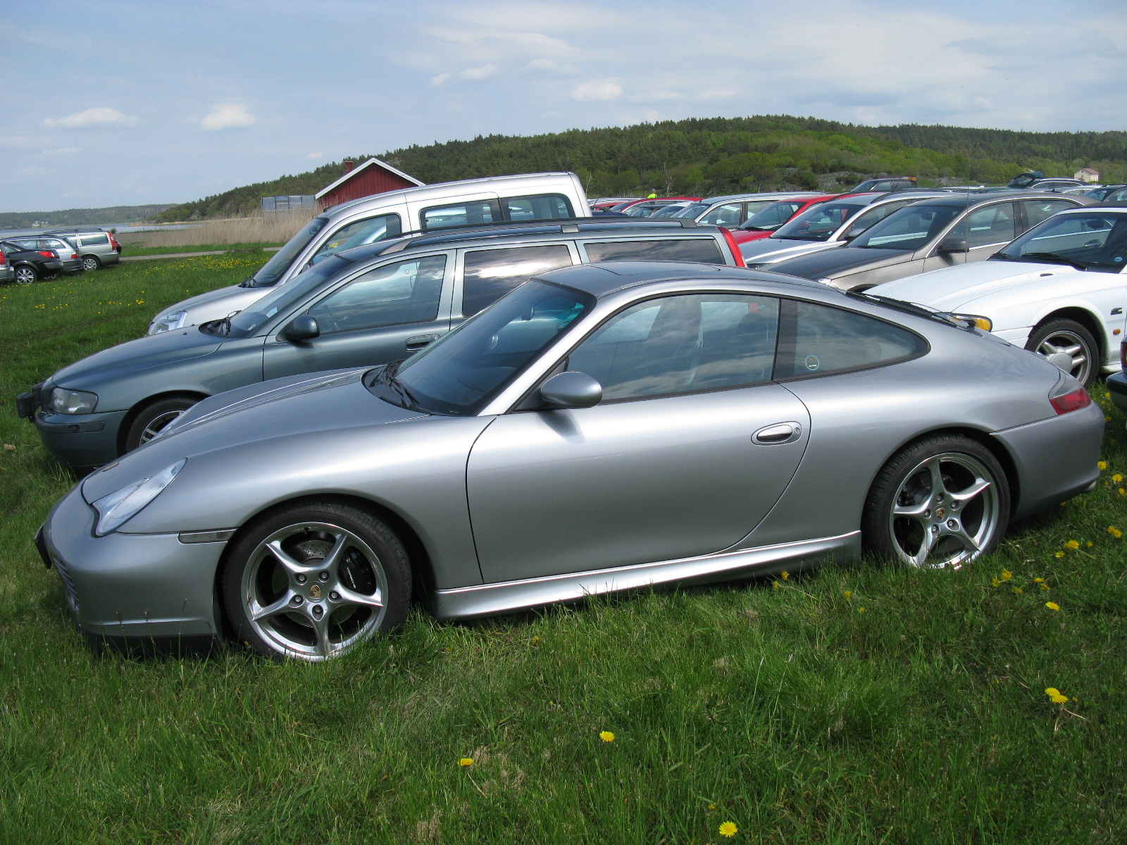 File:Porsche 911 (996) Carrera 2 (7158165139).jpg - Wikimedia Commons