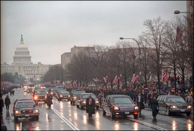 File:Presidential motorcade inaugural 2001.jpg