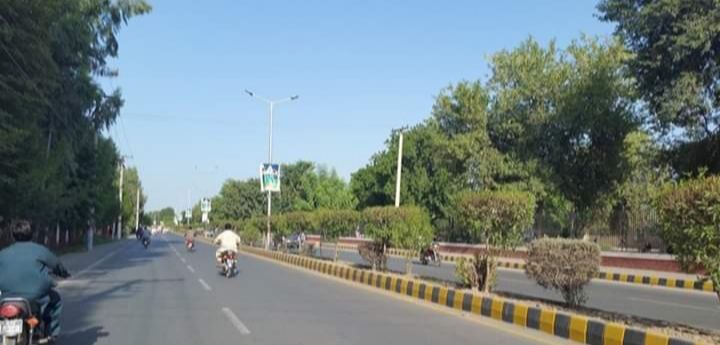File:Road in Rahim Yar Khan.jpg