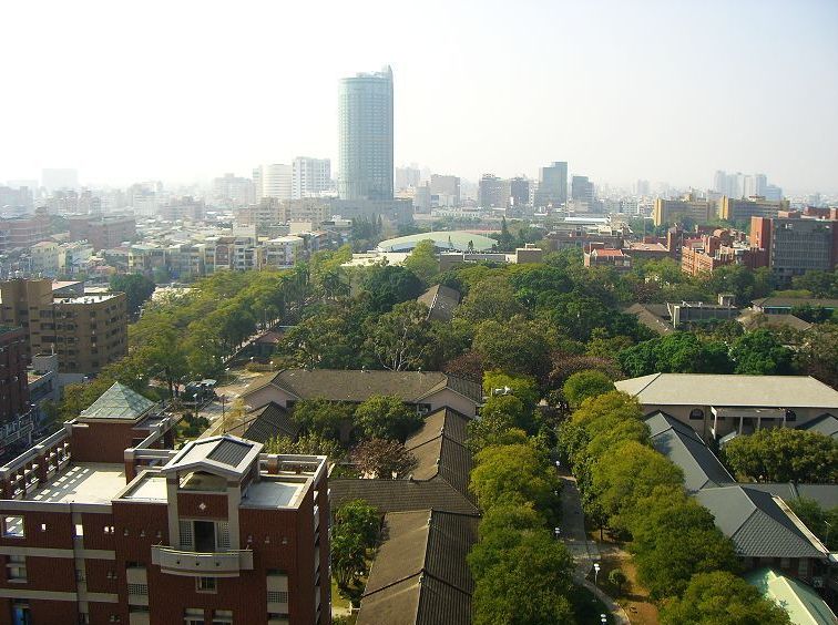 File:Shangri-La's Far Eastern Plaza Hotel Tainan around 20070515.jpg