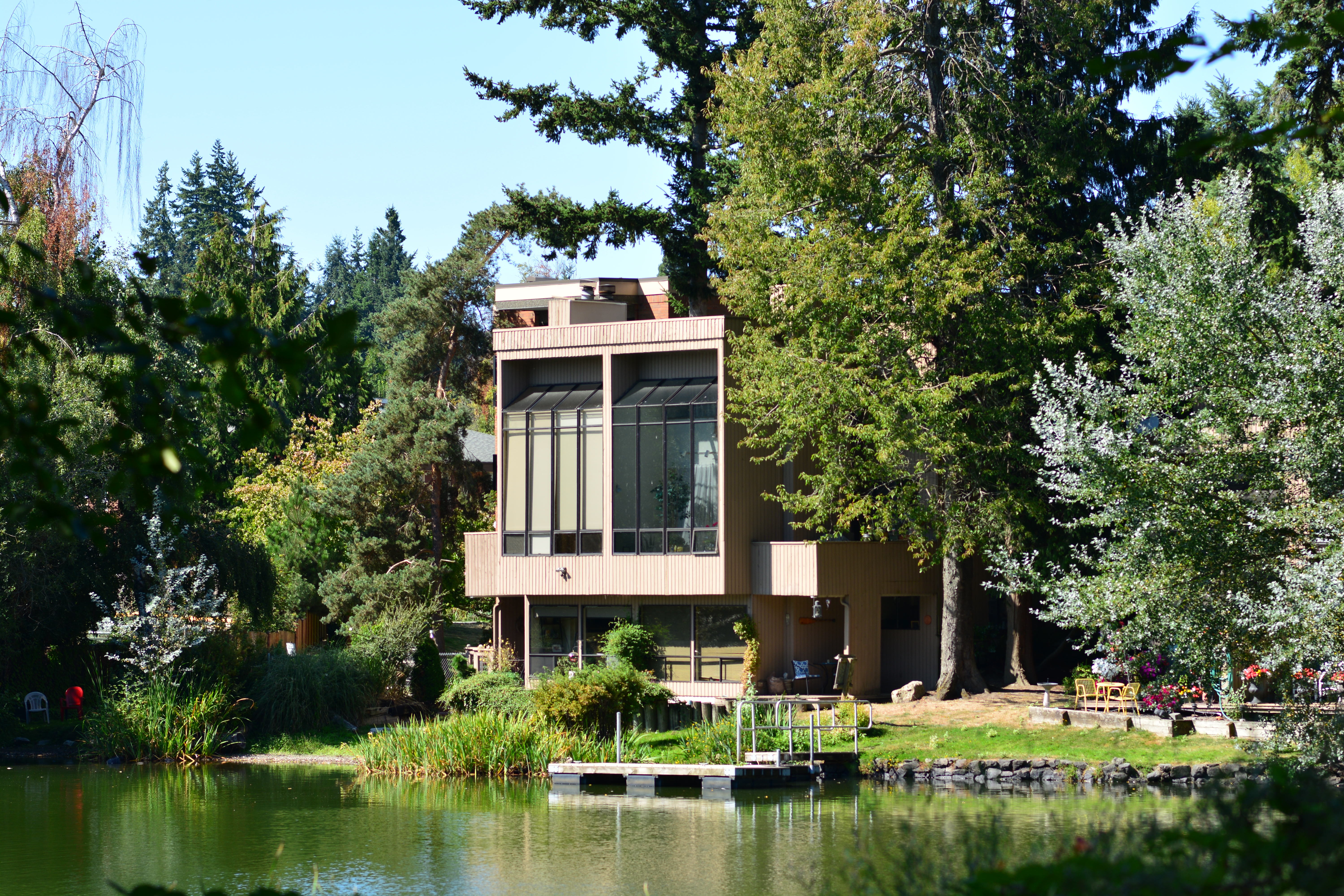 Wa Modernist Residential Building On Echo Lakejpg