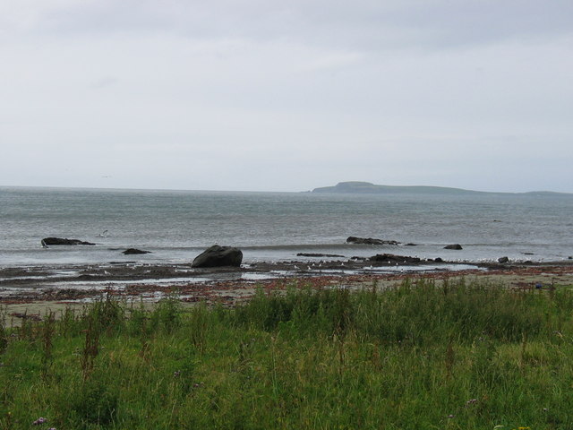 File:Shoreline south of Muasdale - geograph.org.uk - 198546.jpg