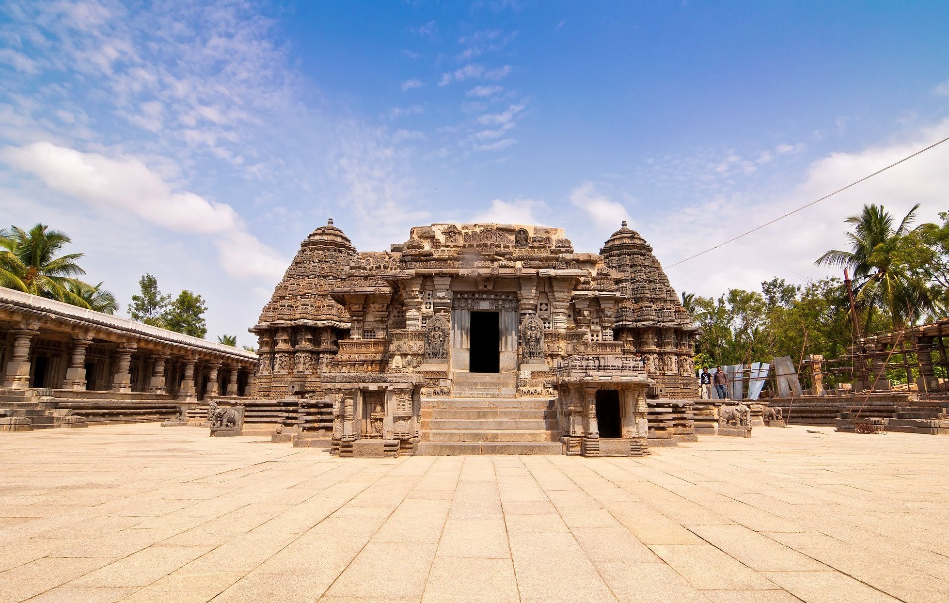 Somanathapura_Keshava_Temple.jpg (1958×1244)