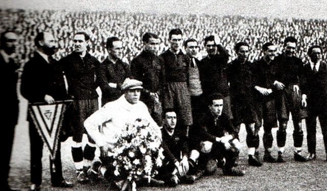 Spanish national football team before the friendly match against Austria in Barcelona, 21.12.1924