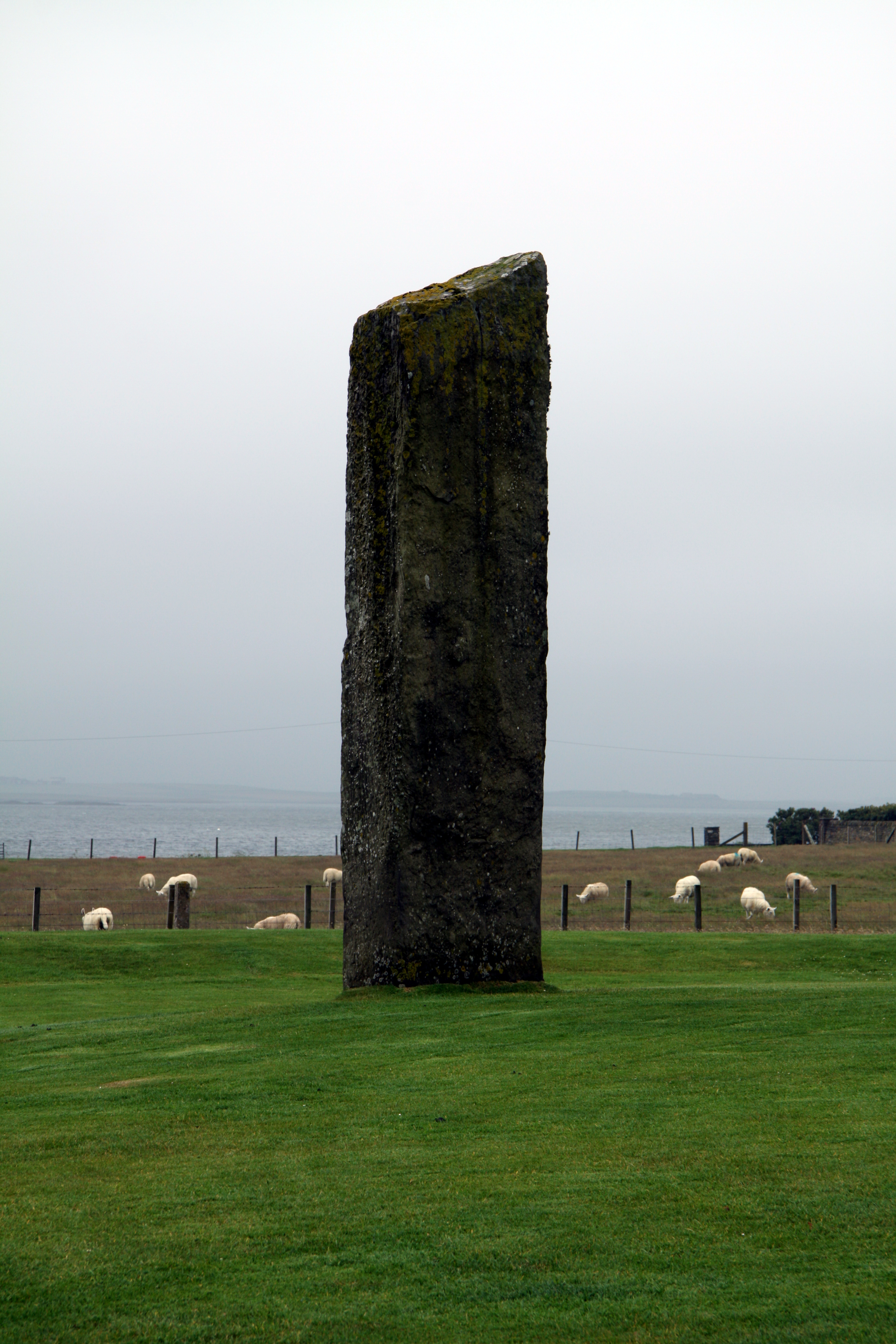 Standing stones. Мегалиты Стеннеса. Мегалиты Стеннеса ЮНЕСКО. Кромлех Стеннес. Stone Stand.