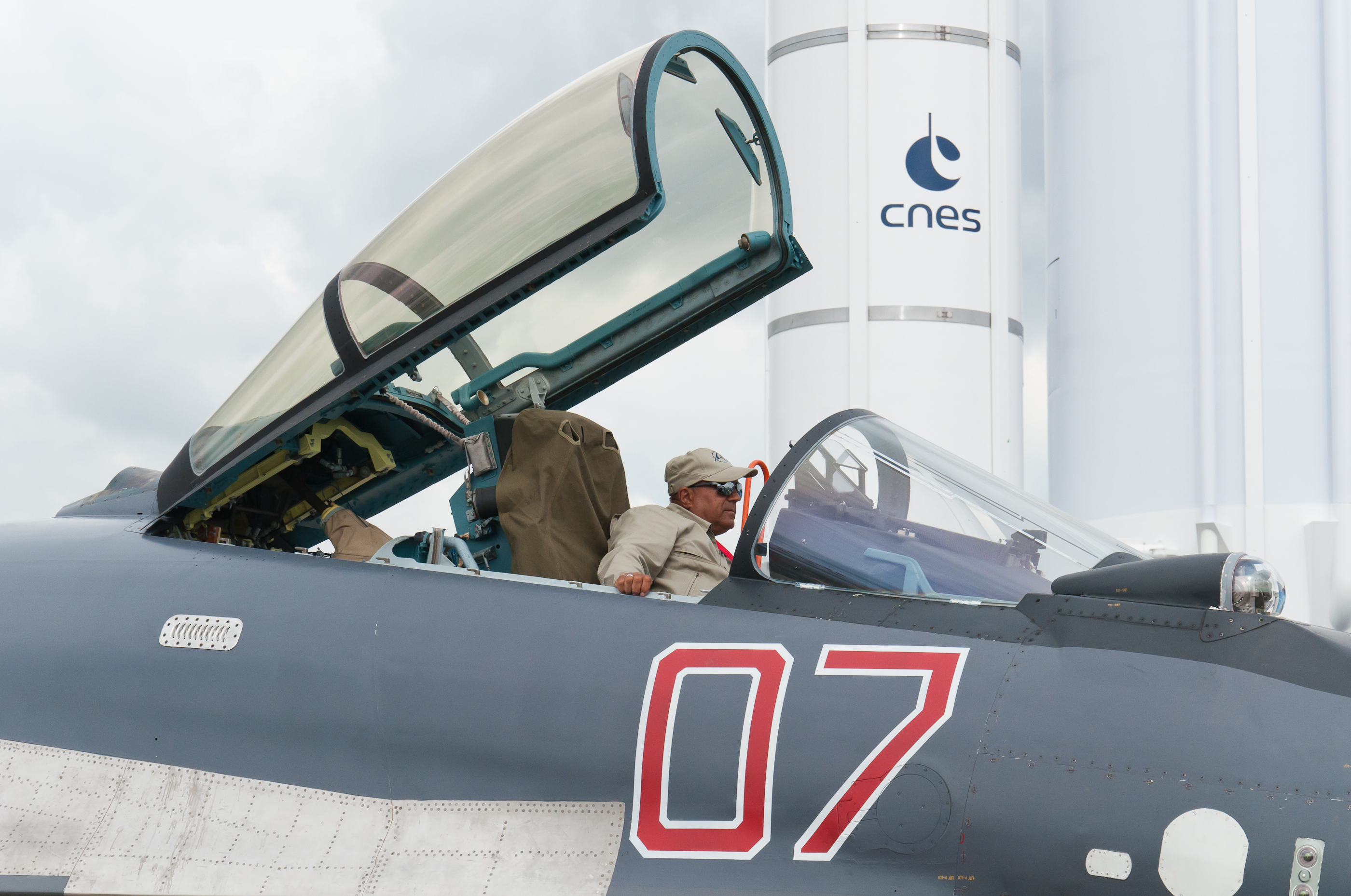 su 35 cockpit