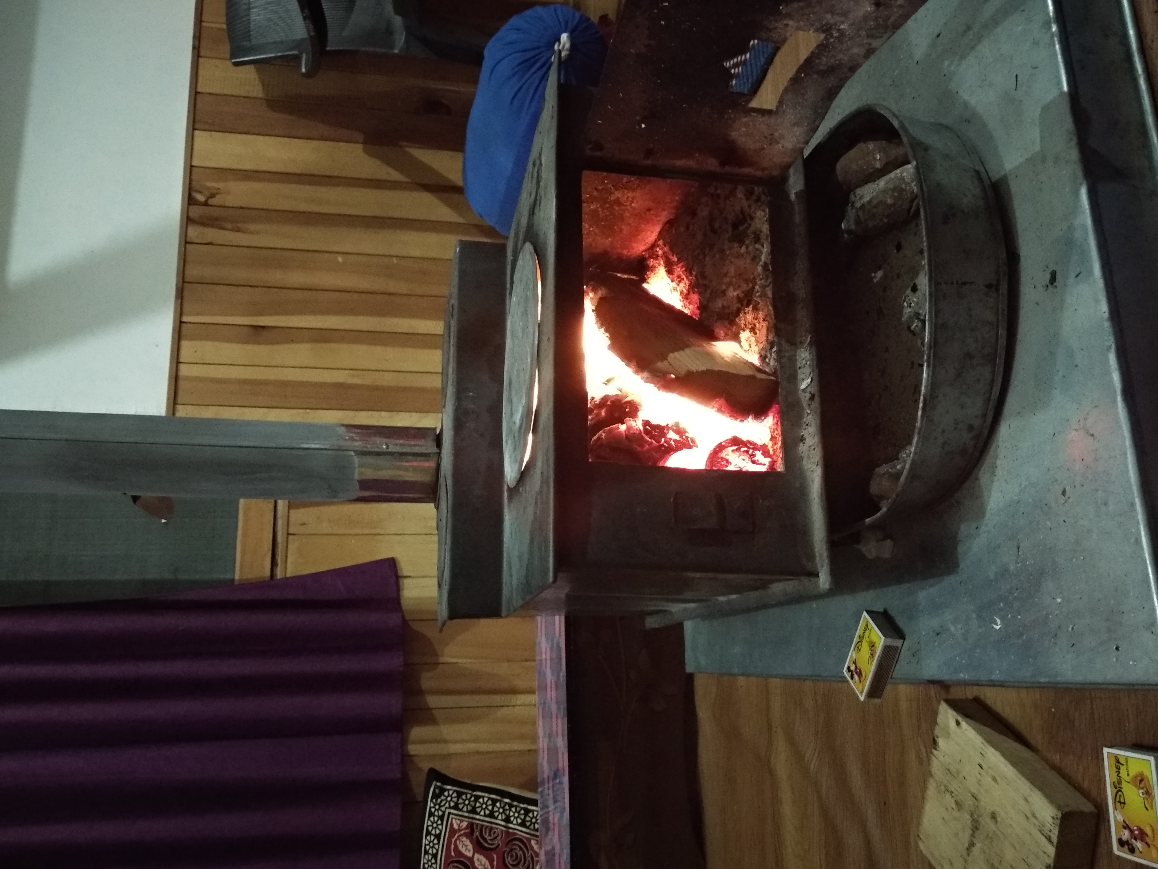 File:Cast Iron Wood Stove.JPG - Wikipedia