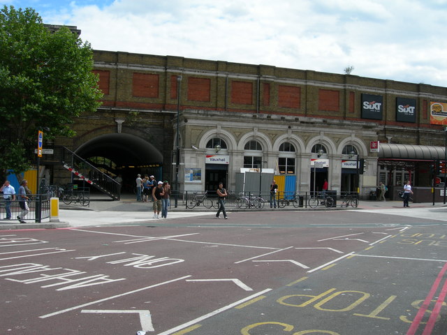 File:Vauxhall Station - geograph.org.uk - 213330.jpg