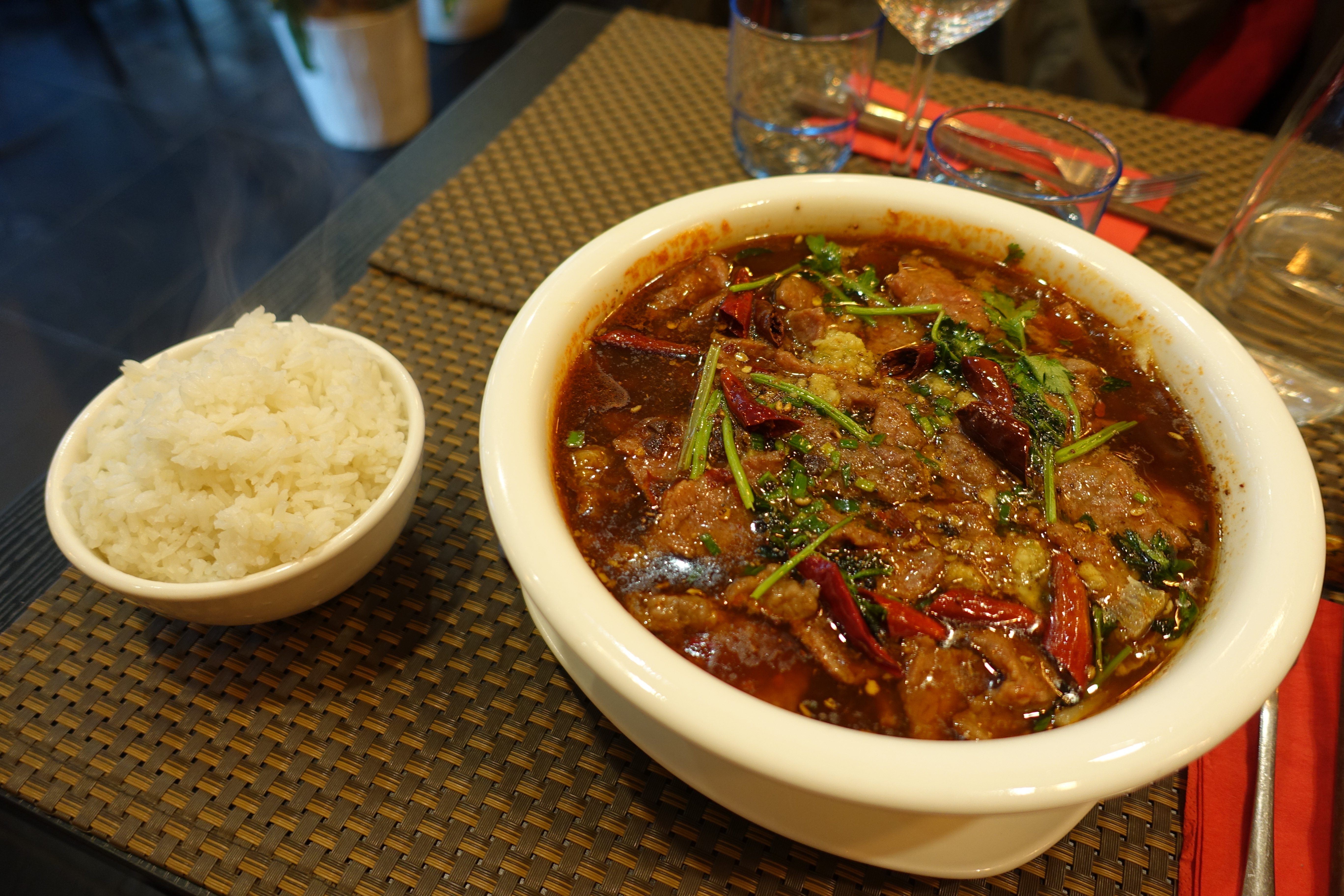 File:Water-boiled beef in chili sauce, Tête à tête, Paris 001.jpg -  Wikimedia Commons