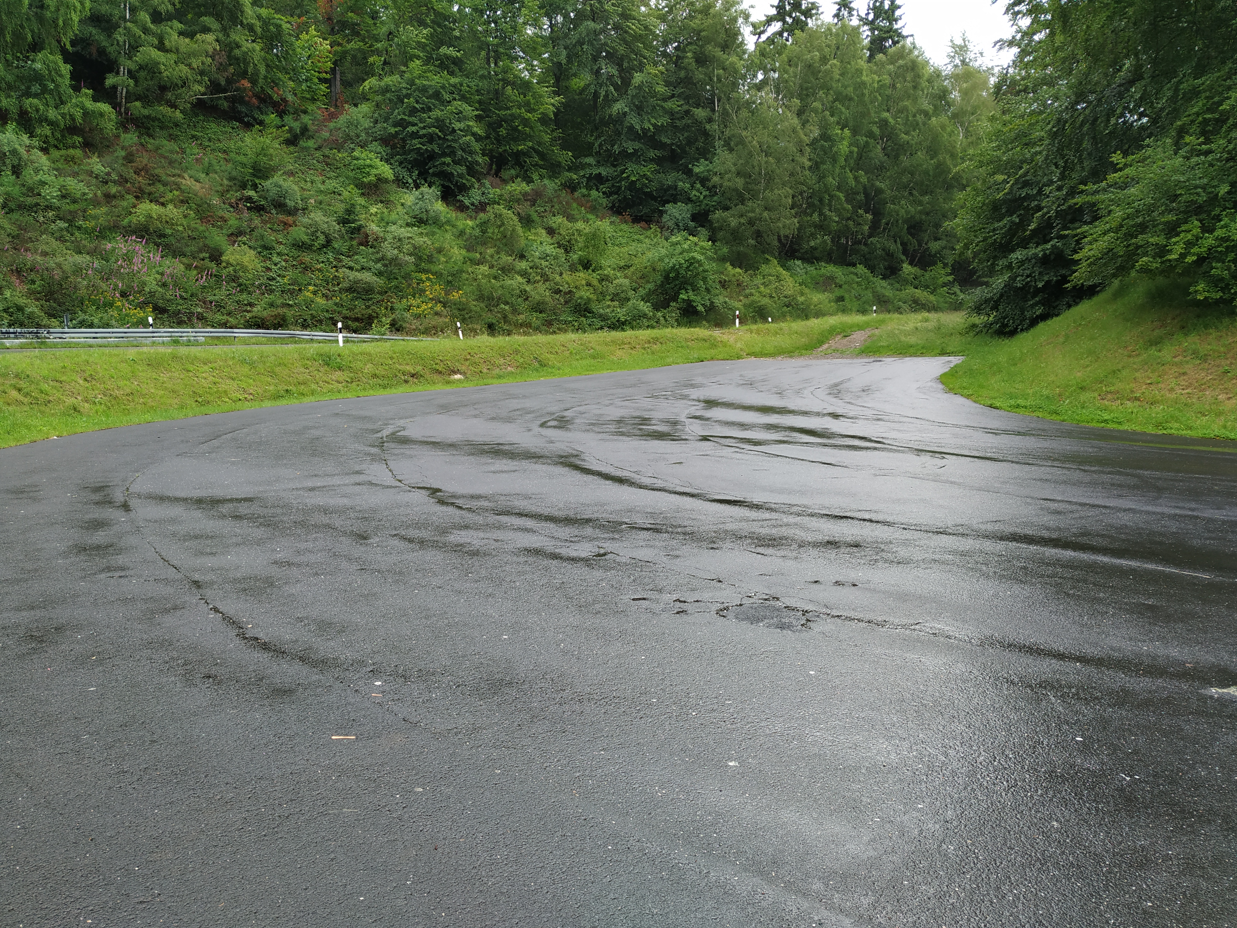 2021-07-06 Parkplatz Große Kurve 01.jpg. 