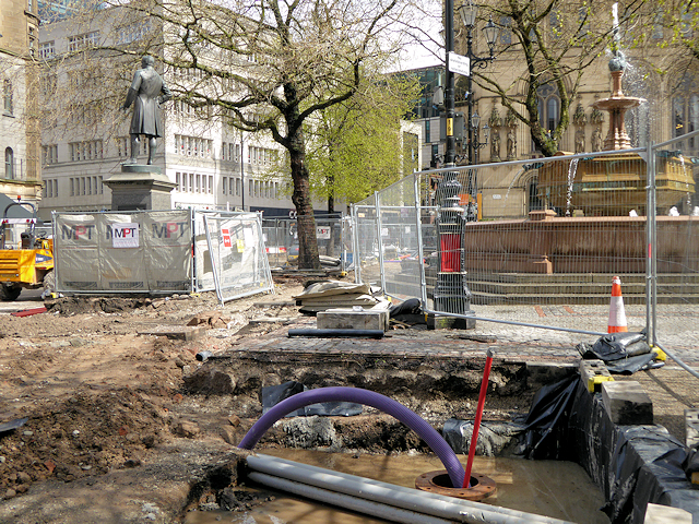 File:Albert Square, Metrolink Extension April 2016 - geograph.org.uk - 4928298.jpg